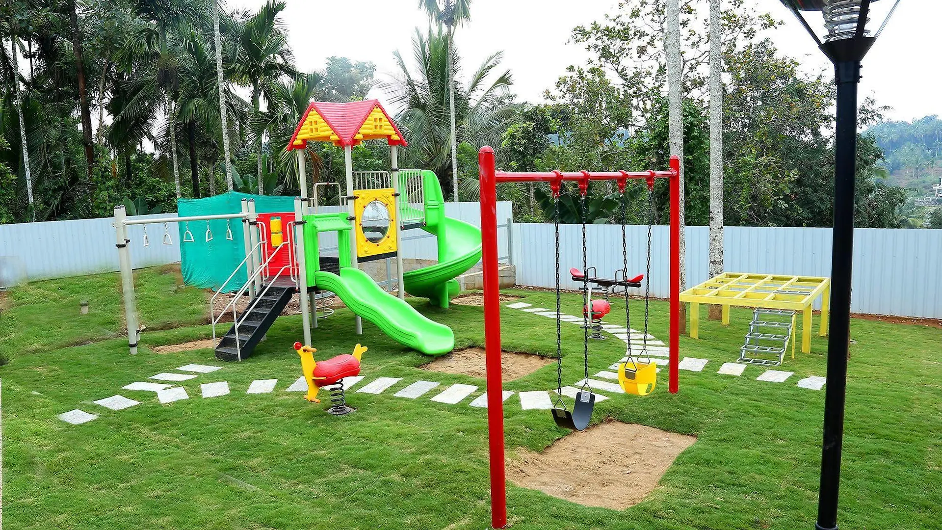 Hotel Del Sultan Bathery Resort